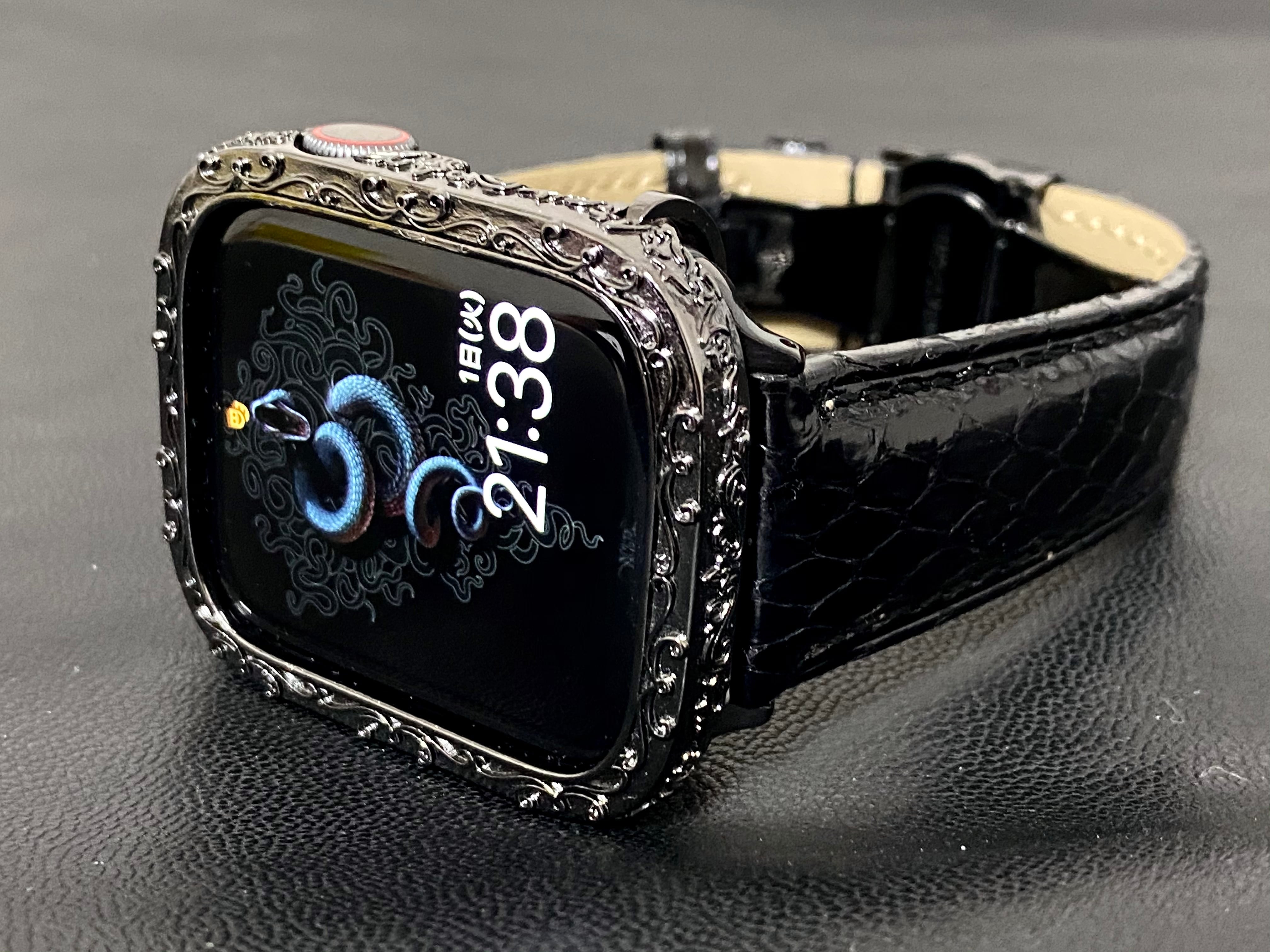 アップルウォッチカスタムカバーベルトセット ブラックパイソン×全面手彫り彫刻 | Pay ID アップルウォッチカスタムカバーベルトセット ブラックパイソン×全面手彫り彫刻 | Pay ID