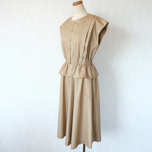 ぺプラムワンピース