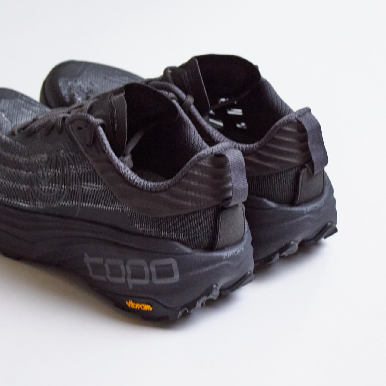 Topo Athletic（トポ アスレチック）VISTA （ビスタ） Black/Black