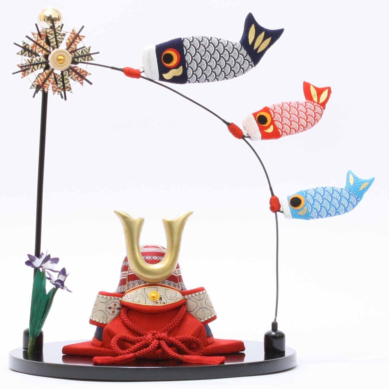 五月人形|コンパクト|おしゃれ|モダン|インテリア|プレミアム|こだわり|木目込み|おすすめ|収納|作家|伝統工芸士《商品名》木目込かぶと 博多織 赤 チリメン鯉飾り【品番1656-2】柿沼東光作