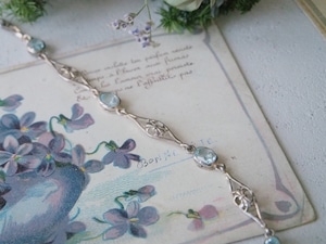 シルバーとブルーのストーンのブレスレット