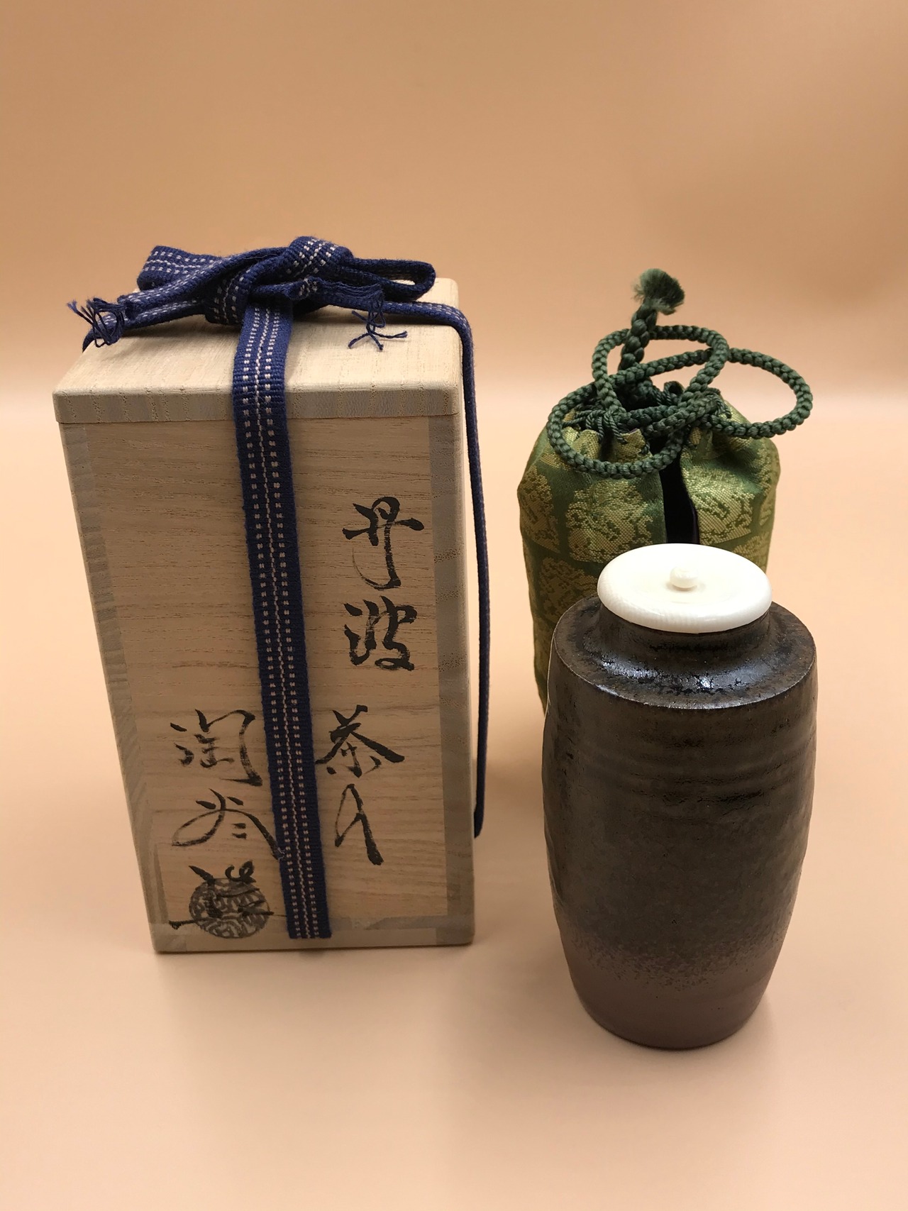 丹波茶入 牙蓋 森本陶谷造 共箱 新物 | 茶道具 静月堂 
