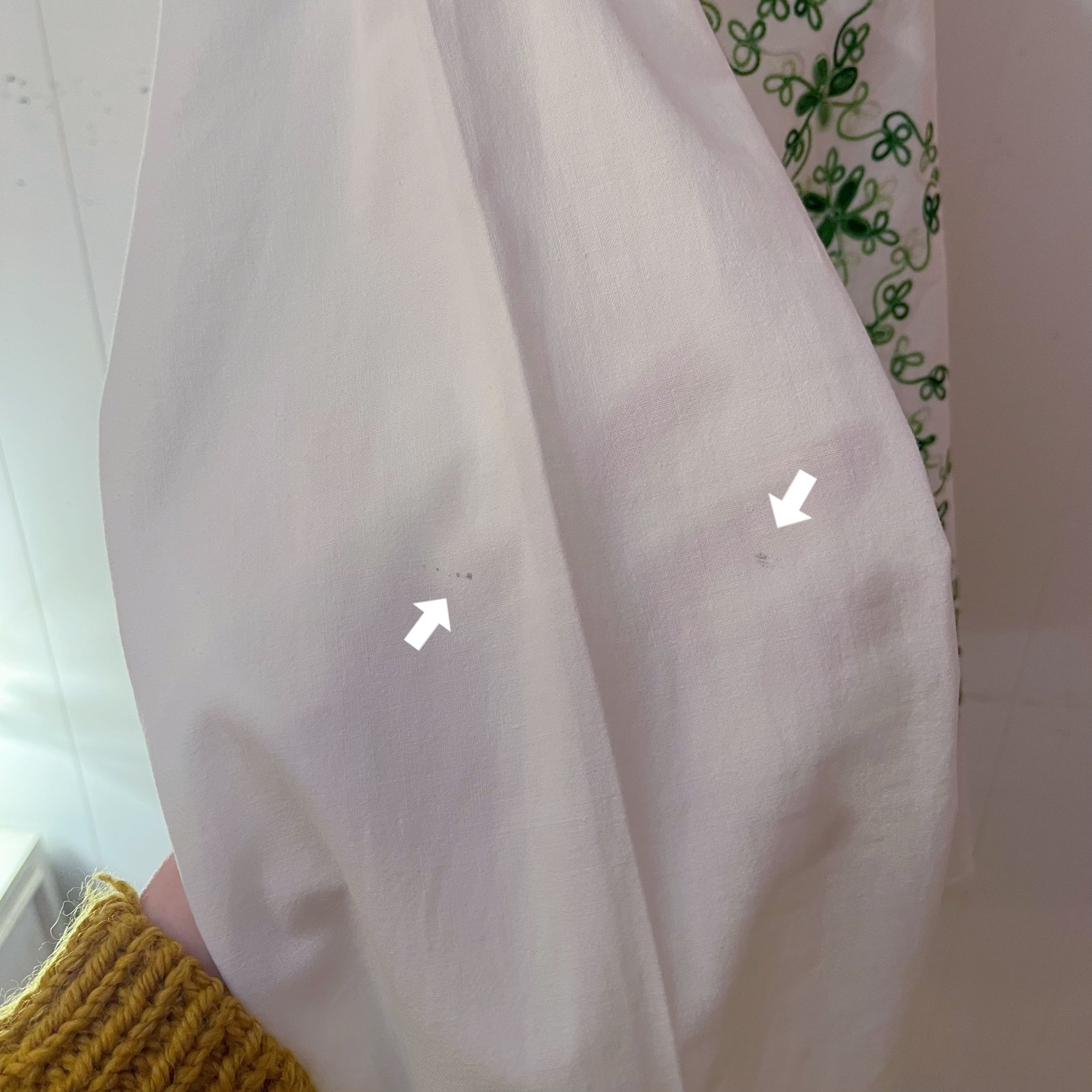 clover embroidery white shirt