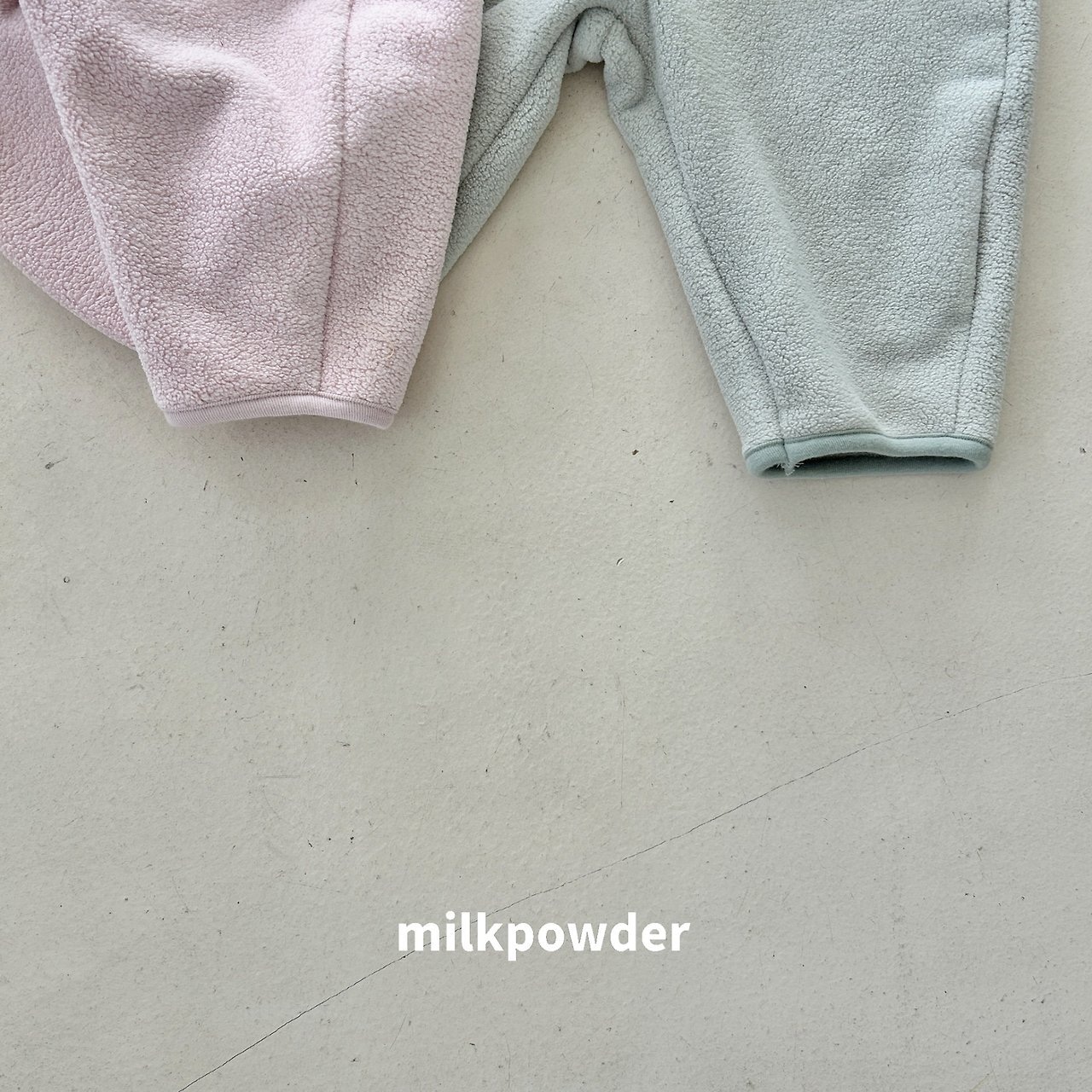 ミルクパウダー / milkpowder / ポグニフリースパンツ / 韓国子供服 / キッズ / 26winter〖取寄〗*XS~XL*