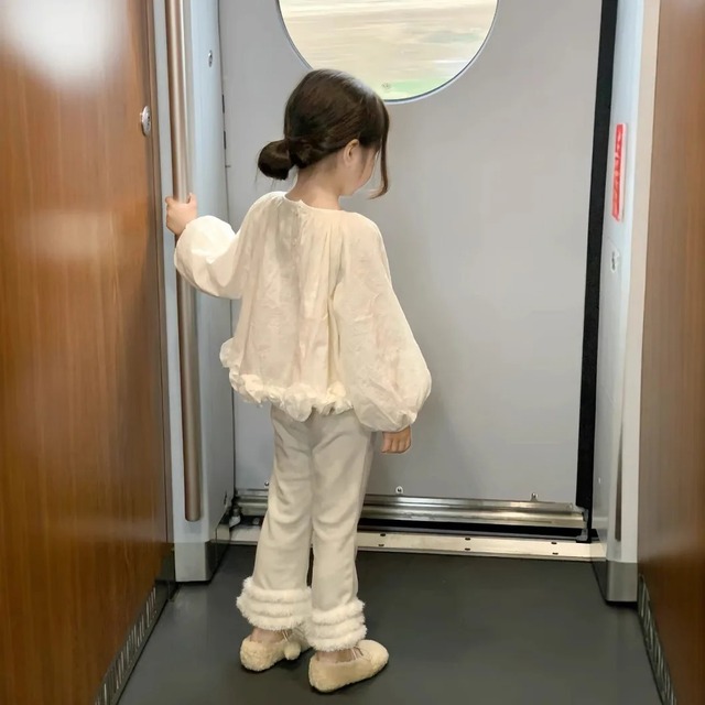 ★送料無料★  女の子　ランタンスリーブブラウス　 90cm～140cm  韓国子供服　秋　春