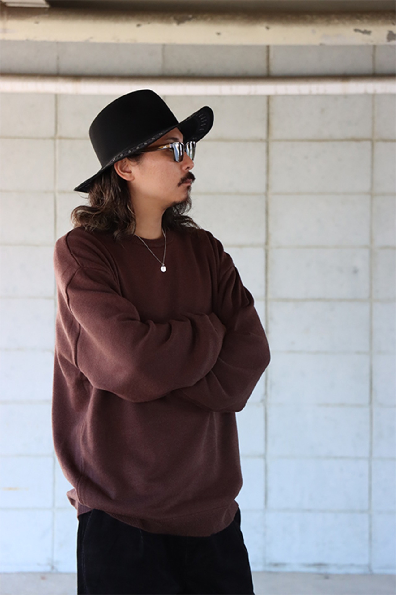 WAX(ワックス) "Solid Crew Knit"(BRN)