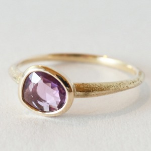 K10 ローズカットのピンクサファイアのリング