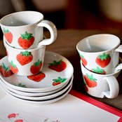 村田菜穂美作　ミニミニマグカップ　「いちごもよう」(1個)［2104130000683］