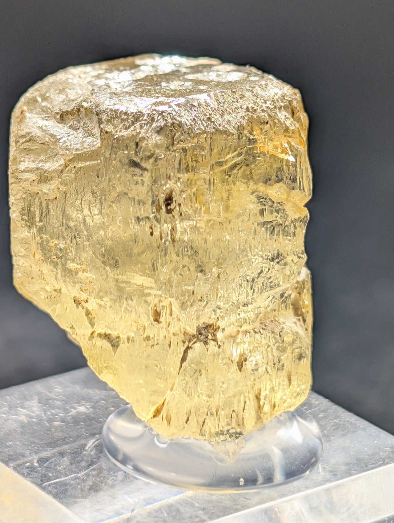 天然イリデッセンス蝕像ヘリオドール Shigar Valley, Gilgit-Baltistan, Pakistan   AR84601209