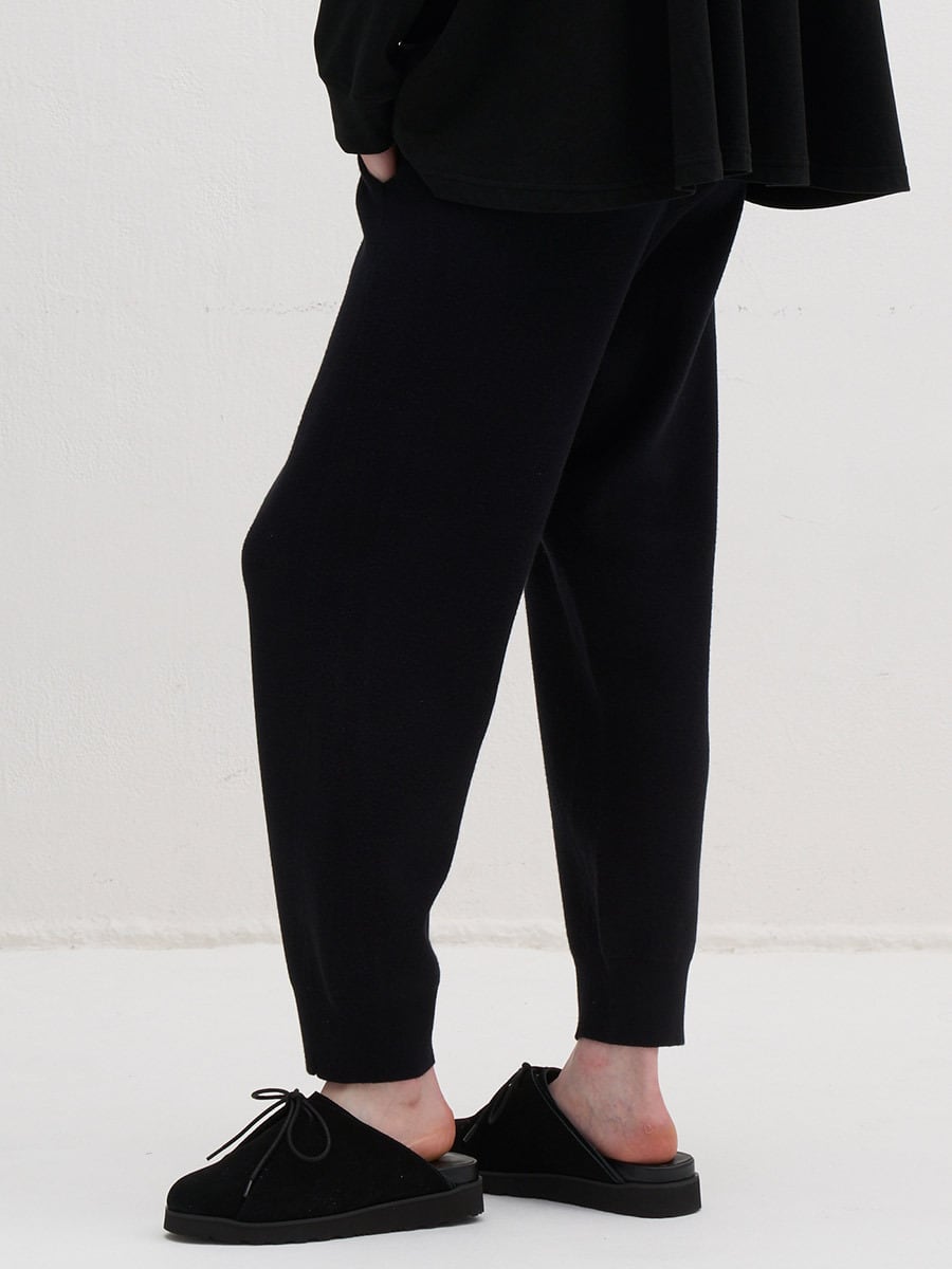 610.【10/下旬〜11/上旬入荷次第お届けのご予約】 WYTE/ワイト Ω / Knit Jacquard Curvy Pants 12-30560
