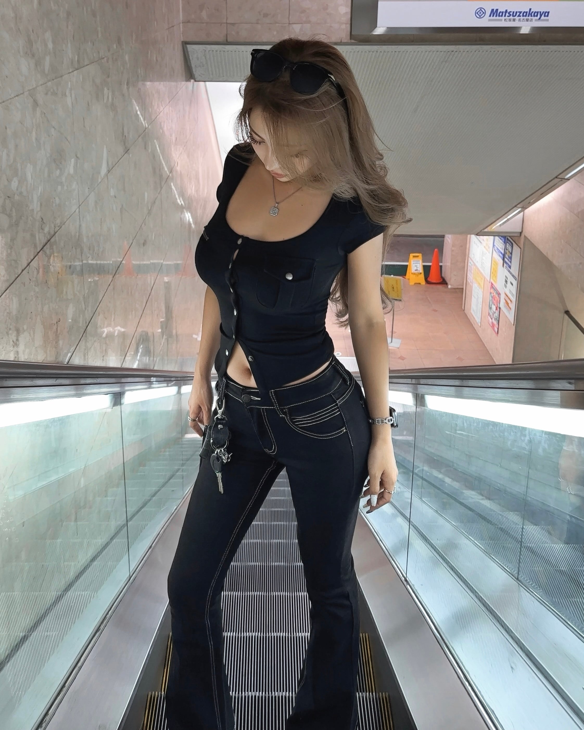 即納】Front stud design T-shirt【4カラー】 | GIENGE［ジーアング］