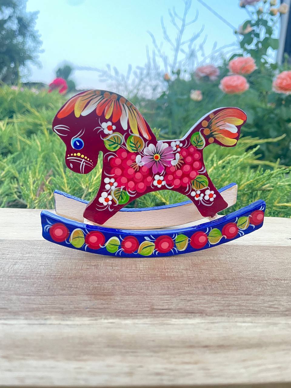 ペトリキフカ塗り 木製トイホース （ホメンコ作） | ウクライナ刺繍と