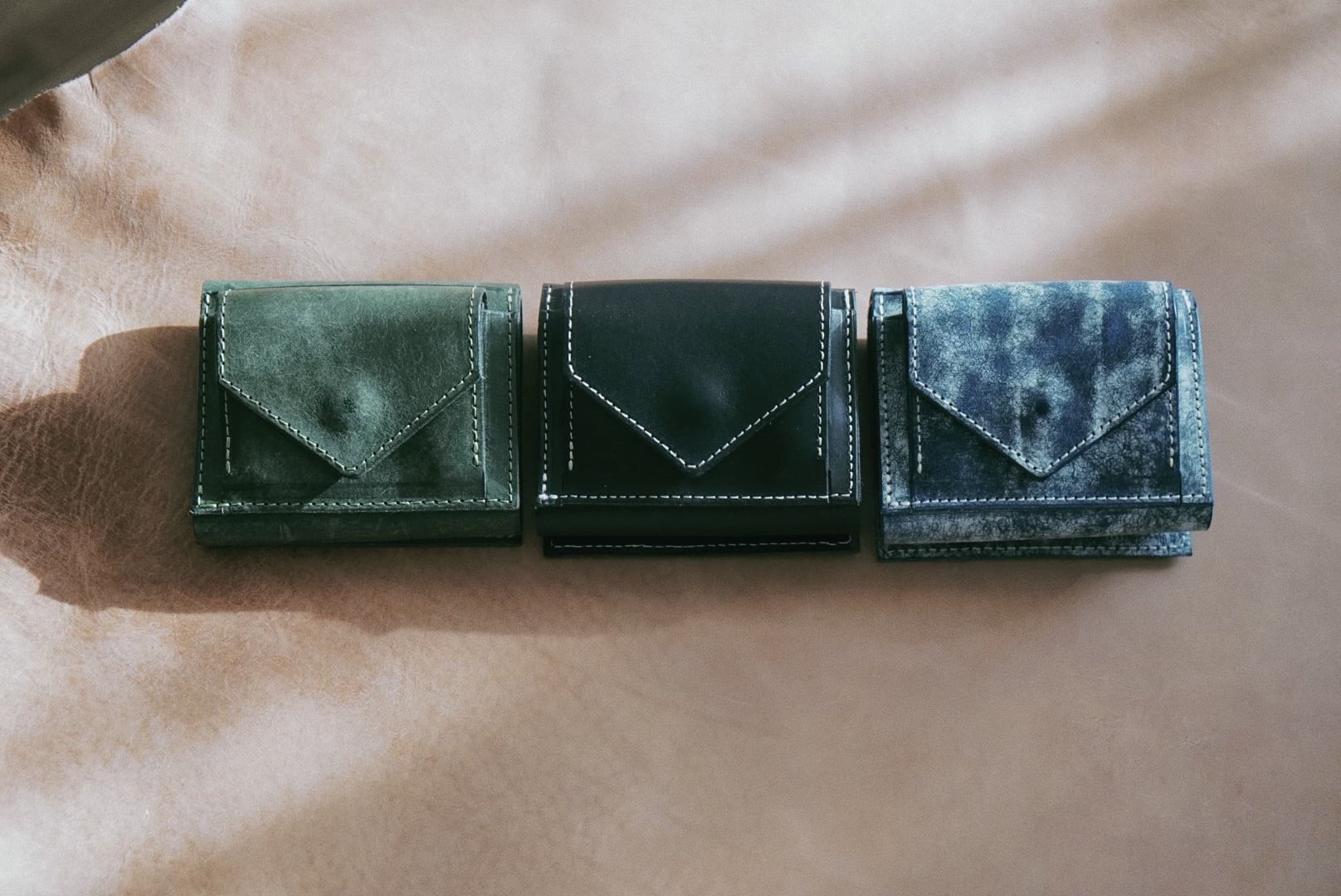 三つ折り財布 【Alaska】