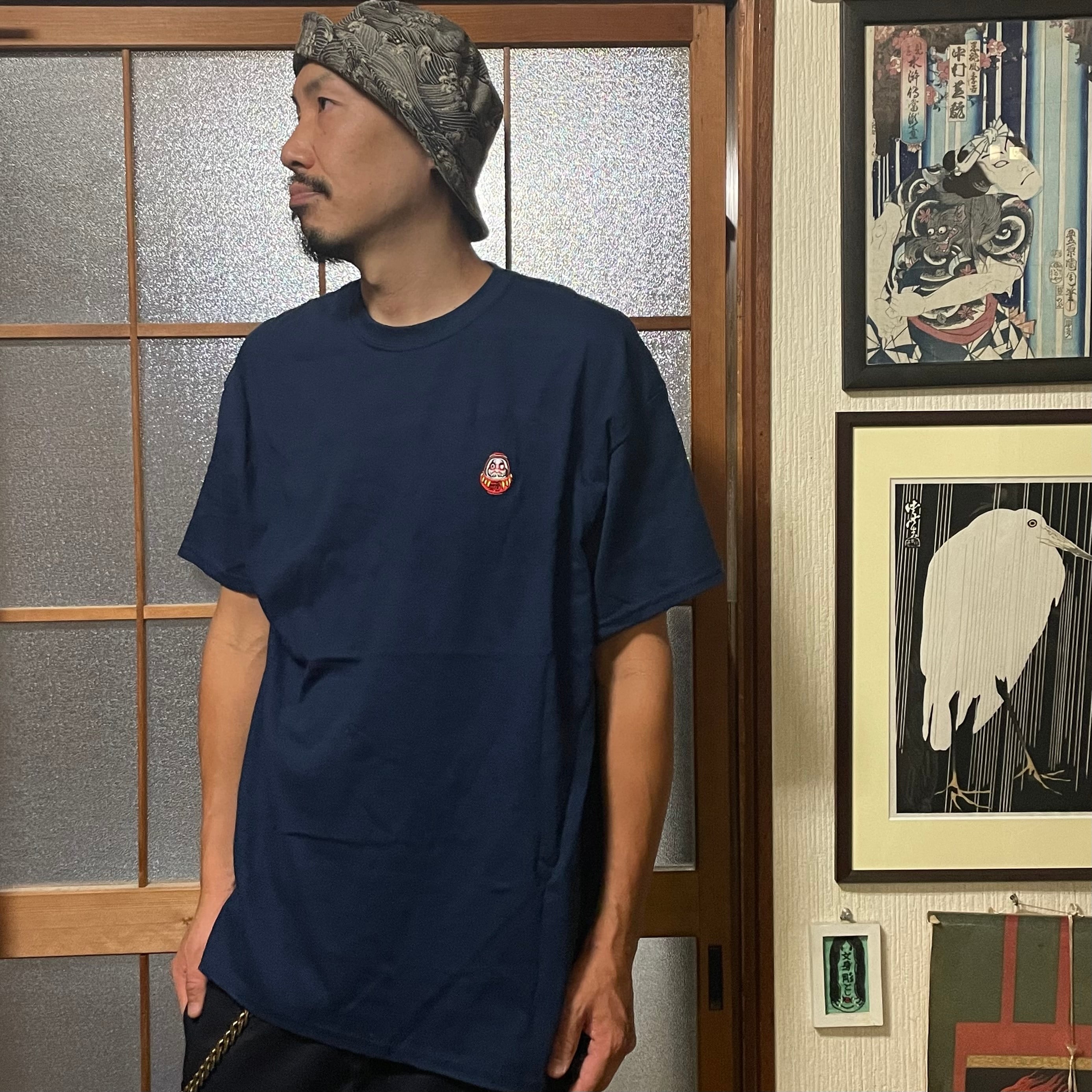 ダルマ刺繍Tシャツ NAVY /ネイビー | YOKOZUNA SHOTEN ダルマ刺繍Tシャツ NAVY /ネイビー | YOKOZUNA SHOTEN