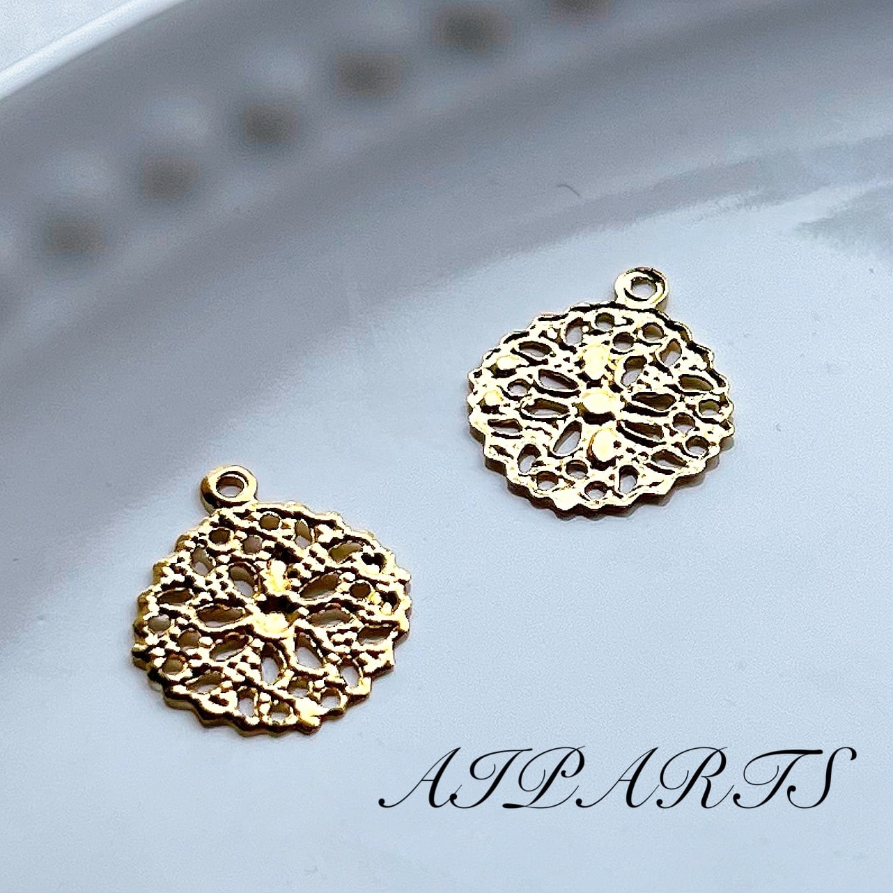 1袋100円均一】ハンドメイド資材 素材 カン付き 透かしパーツ 台座