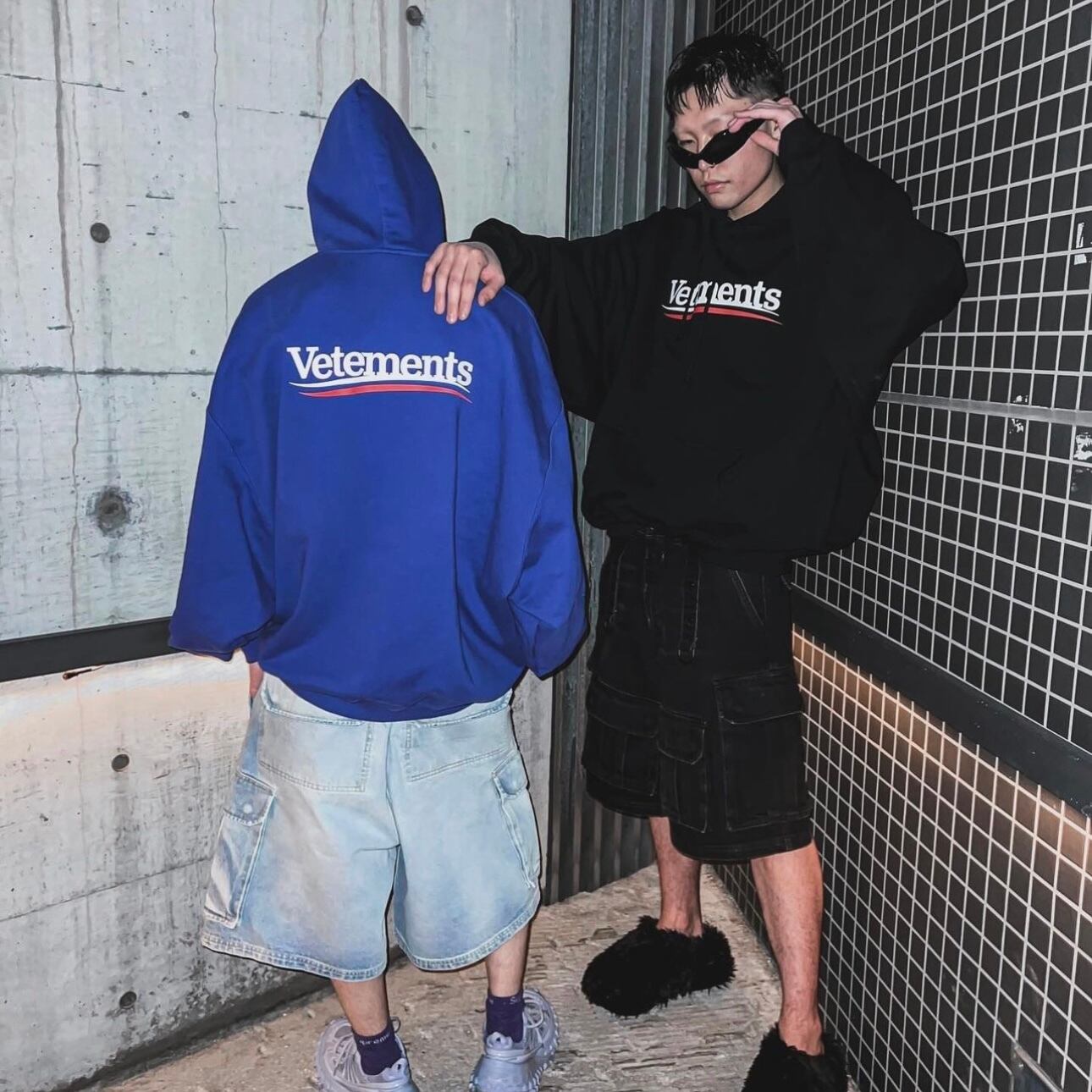 VETEMENTS】CAMPAIGN LOGO HOODIE | AYIN