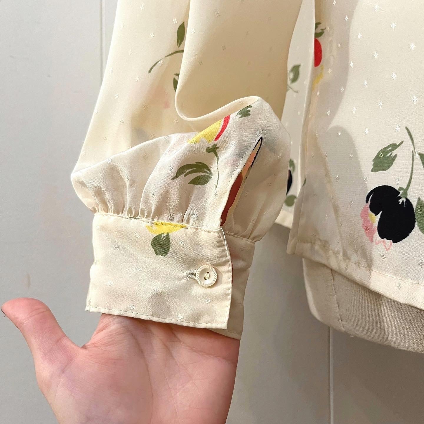 retro tulip cream dot blouse