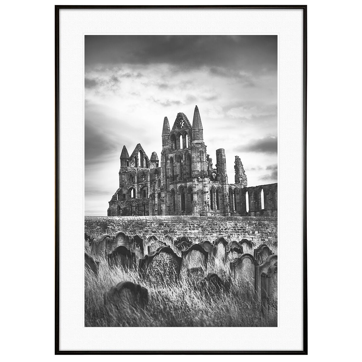 イギリス写真 ノースヨークシャー ウィットビー修道院跡インテリア モノクロアートポスター額装 AS4128