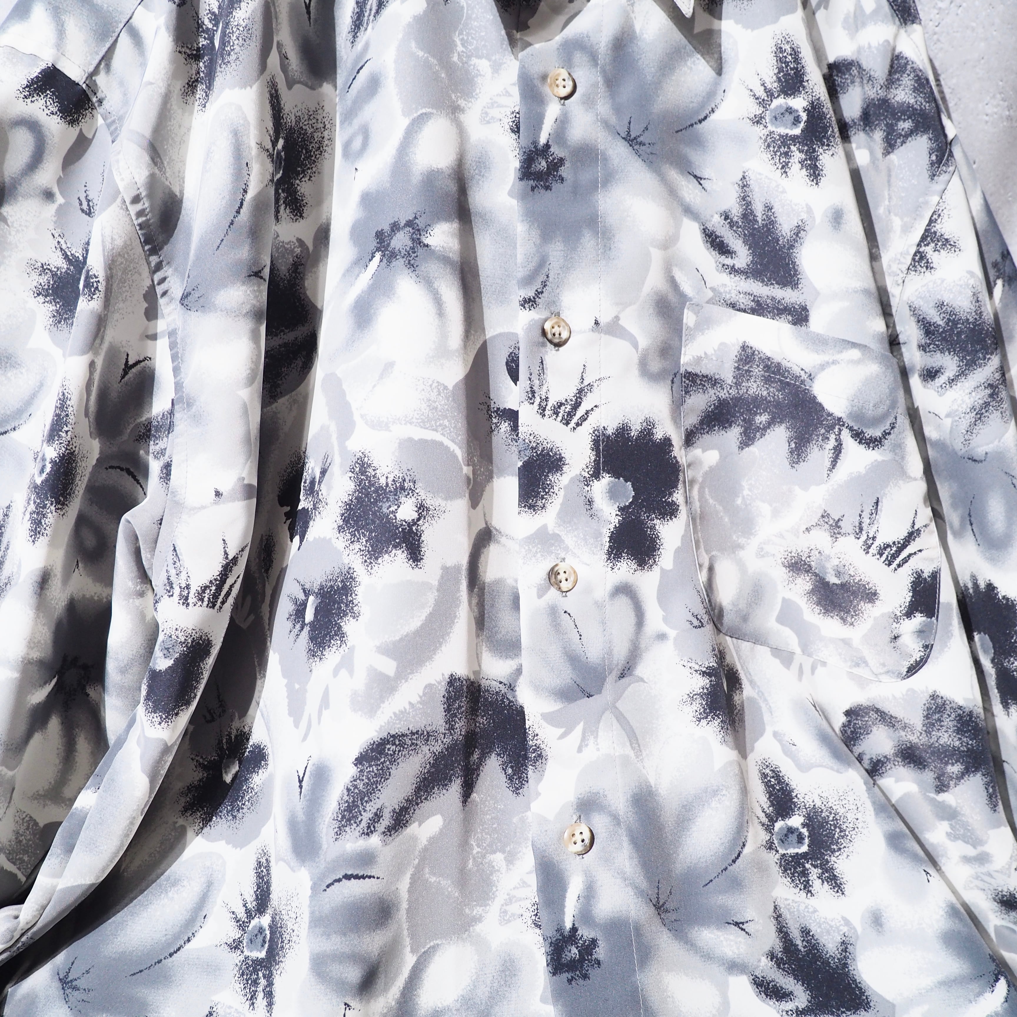1990s Beautiful monotone Flower All Over vintage Drape loose shirt