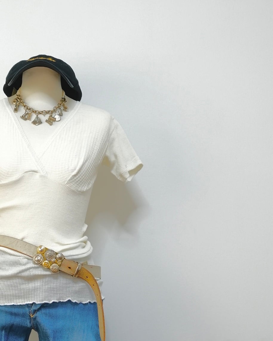 v-neck tshirt / euro vintage