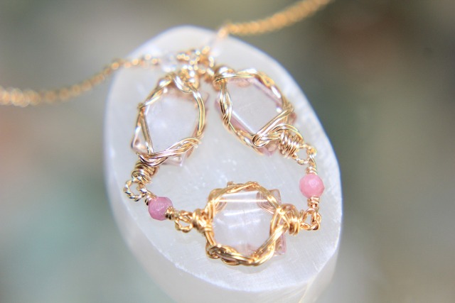 特別品✨3連クンツァイトとオレンジサファイア✨チェーンブレスレット