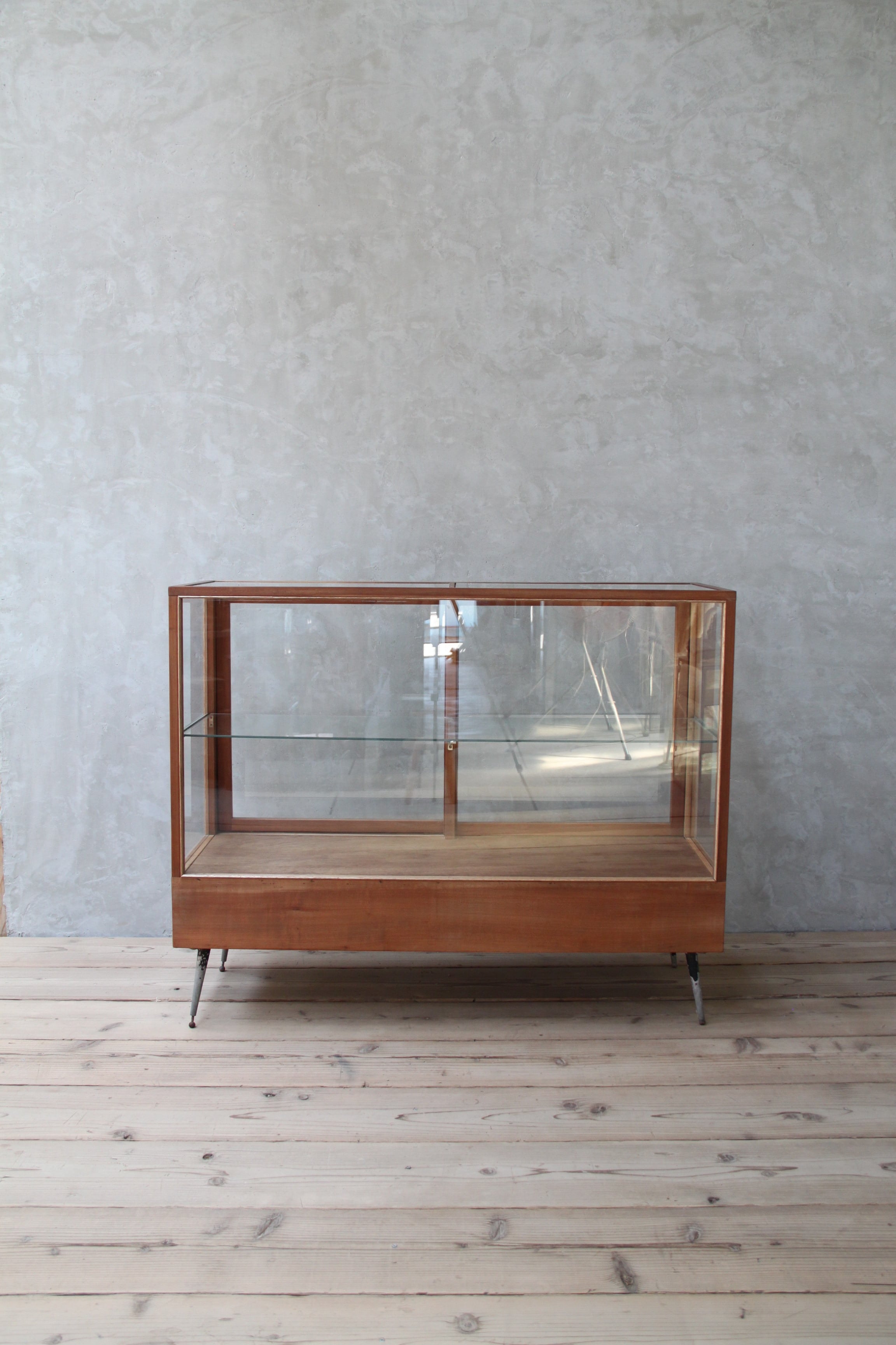 綺麗なガラスショーケース 古家具/アンティーク/ガラスケース//収納/ガラス棚/ショーケース