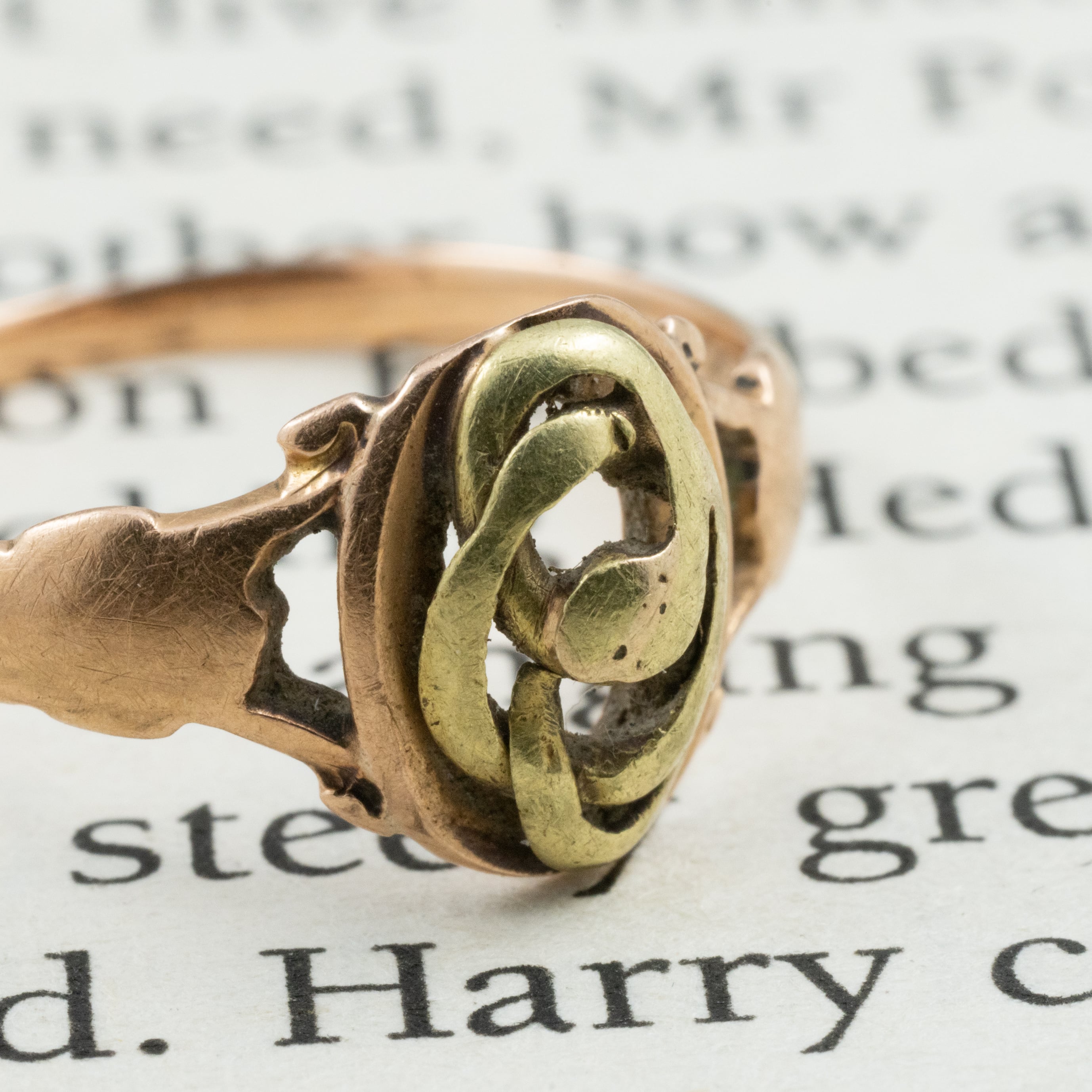 フランス アンティーク リング トゥールビヨン 渦巻 デザイン K18