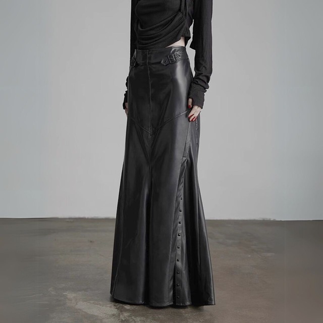Studded high-waisted faux leather long skirt C0995