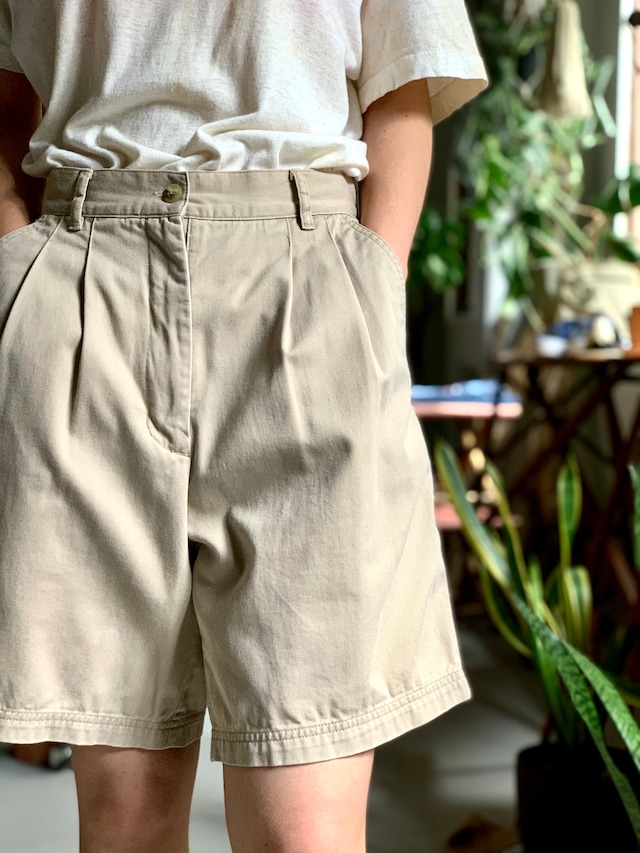 80’s old “2 tuck safari style shorts” “KHAKI”