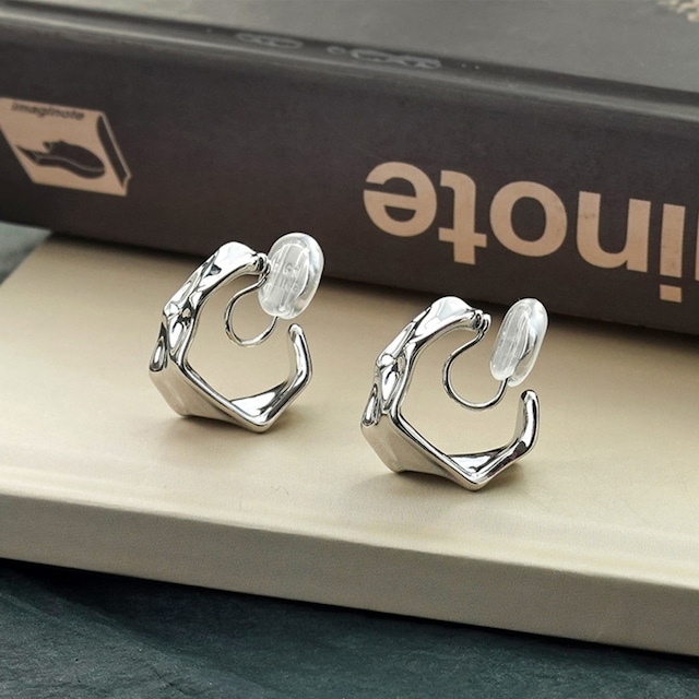 Molten metal ear accessory A00131