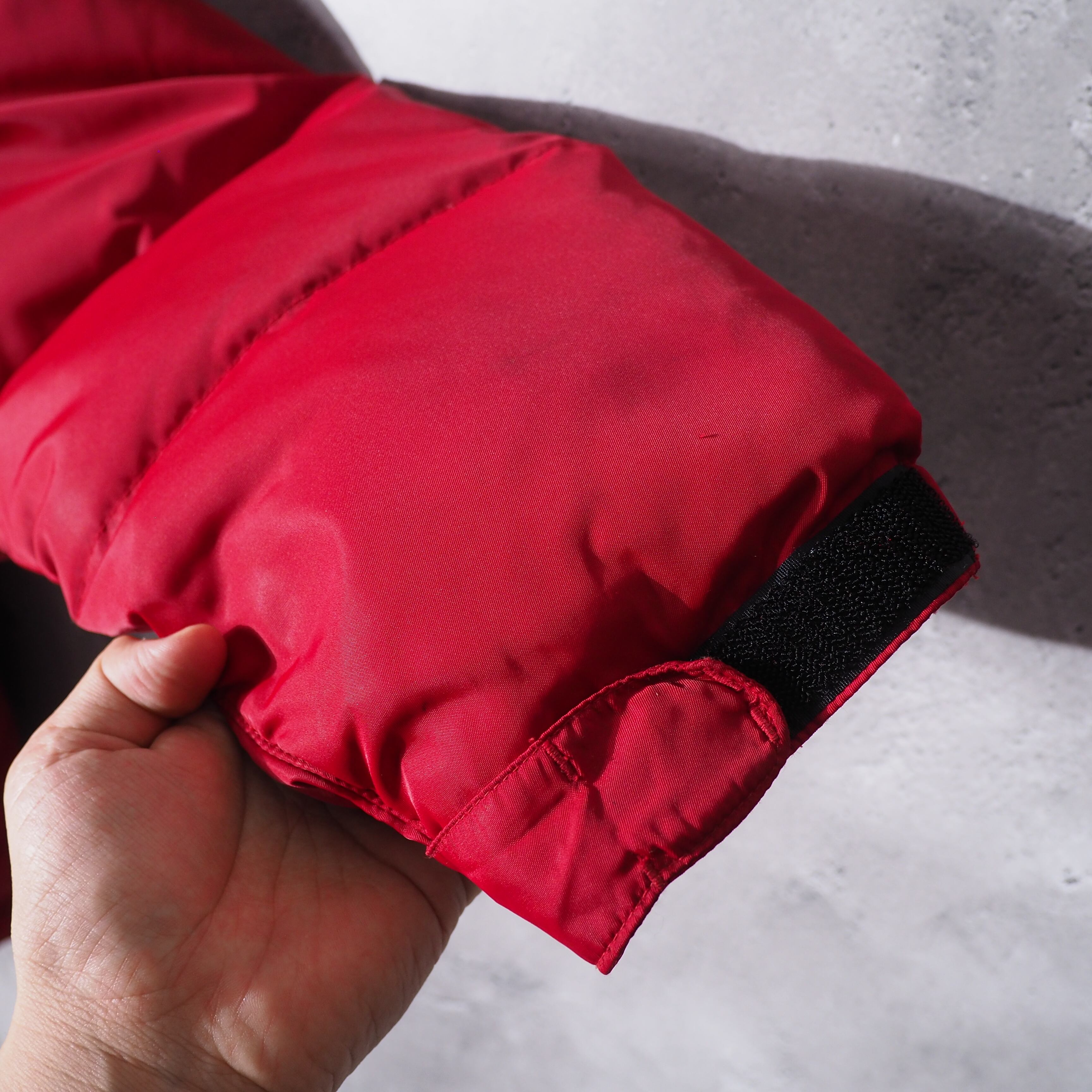 1990s ” Old GAP ” deep red color vintage loose silhouette full zip down jacket