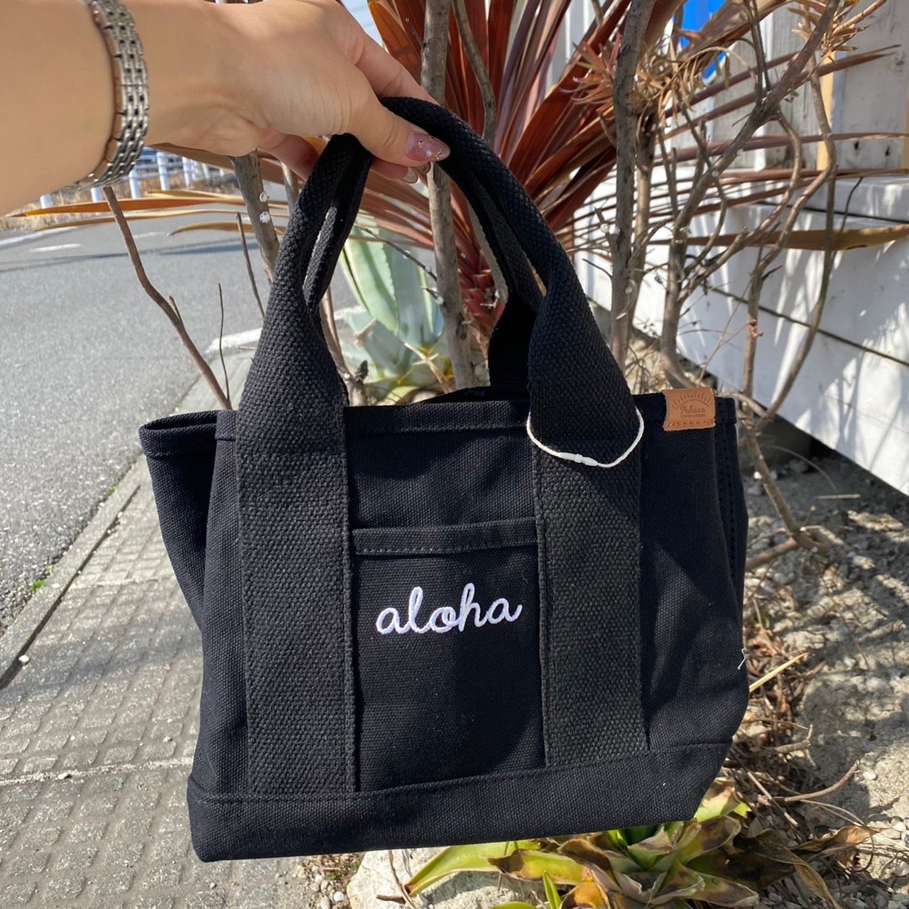 再入荷！ロングセラー！☆マチたっぷりALOHA仕切りトート ¥3500+tax（¥3850）