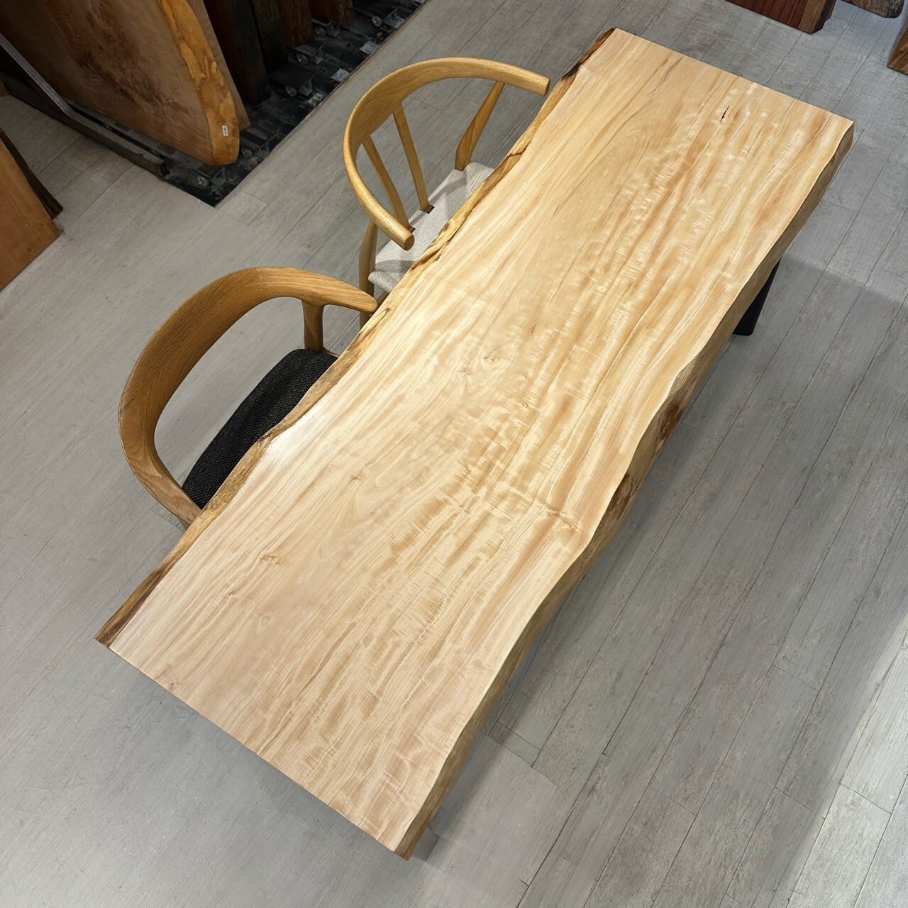 栃(トチ)_1600×520×67_浅草本店_テーブル天板/一枚板 261131-1 t001