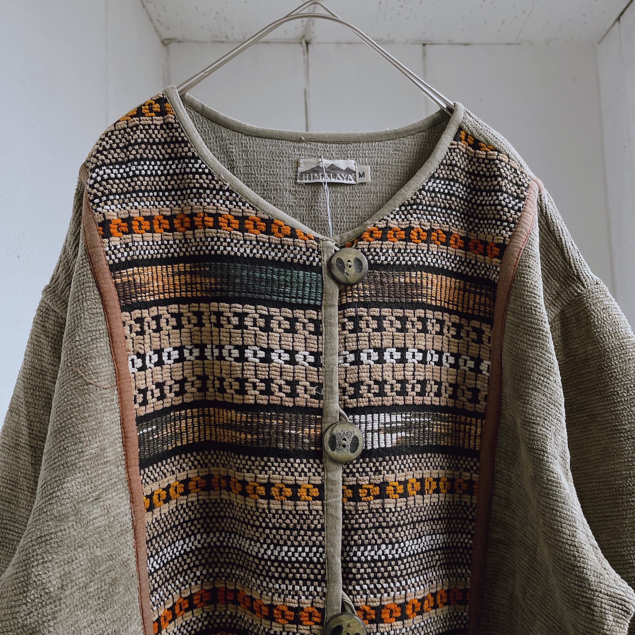 Ethnic line embbossed collarless vintage corduroy jacket