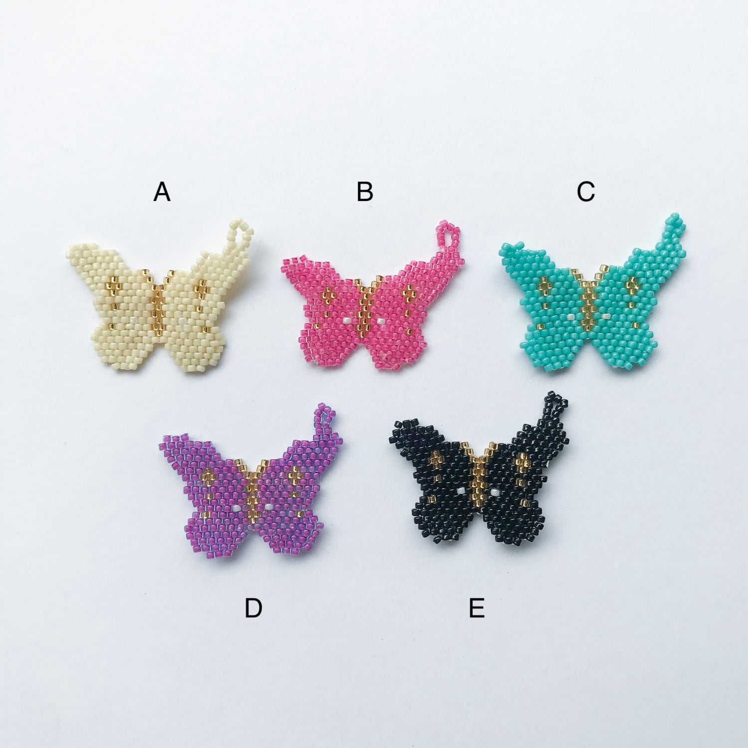 再入荷〉カラフル蝶ビーズステッチチャーム | Dua-アクセサリーパーツ