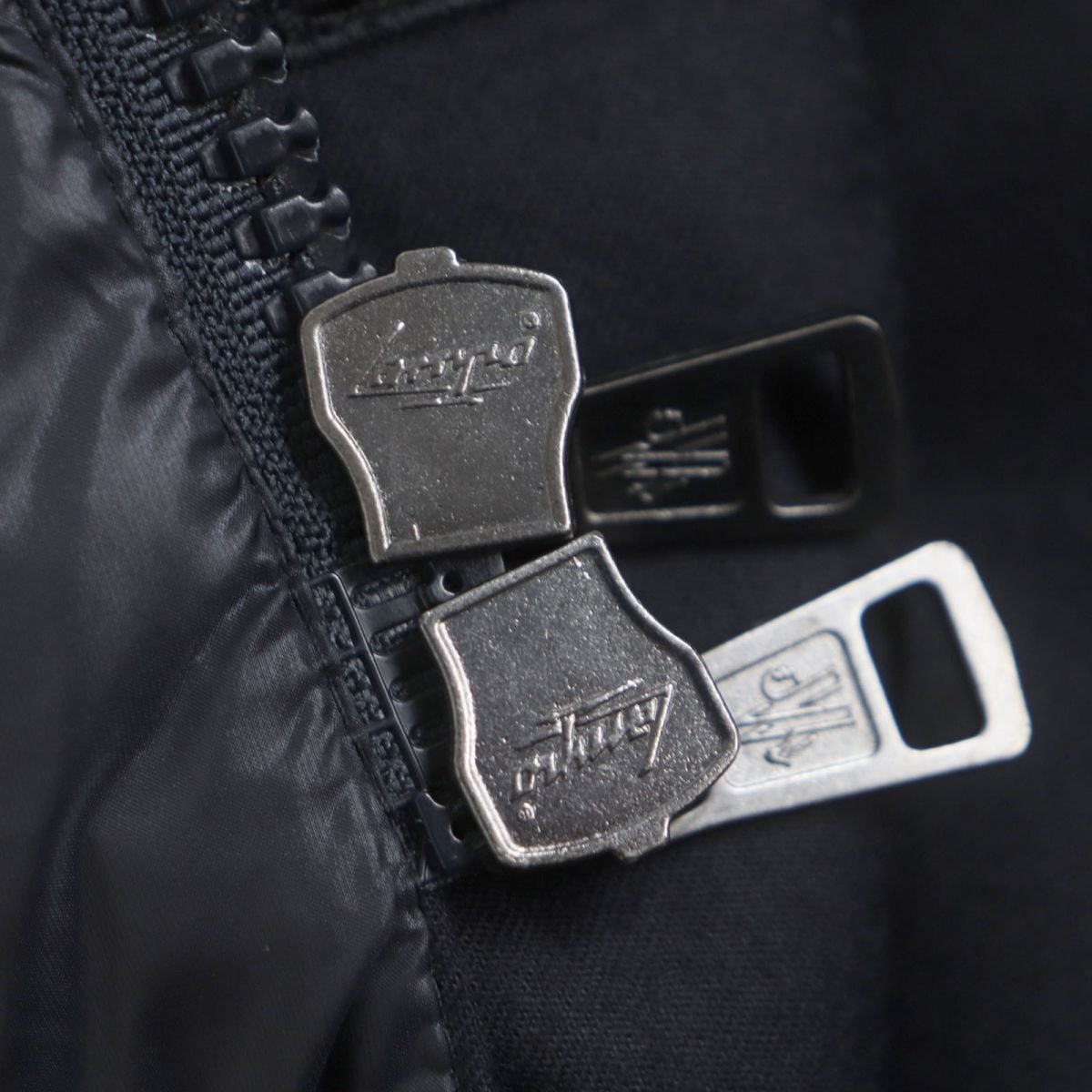 R.NEW BOLD メンズ XL フード付きビンテージ革ダウン 美品 【公式通販】