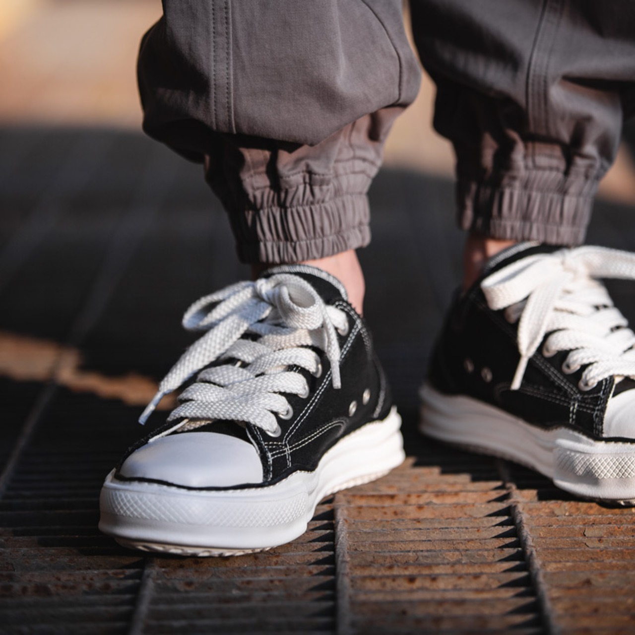 Wave Sole Canvas Sneakers / ウェーブ ソール キャンバス スニーカー