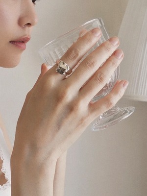 SWAYING RING
