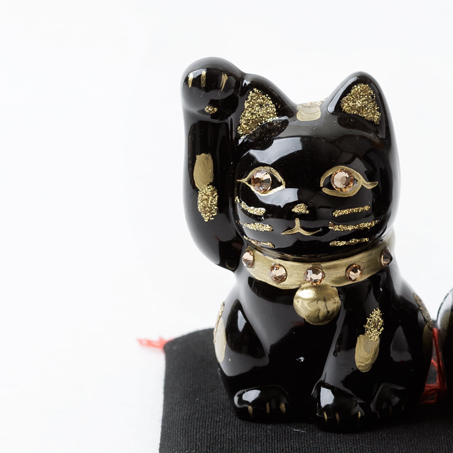 幸運招き猫 / ペア猫 / Sサイズ / 座布団付き / 黒(BLACK) | goenneko