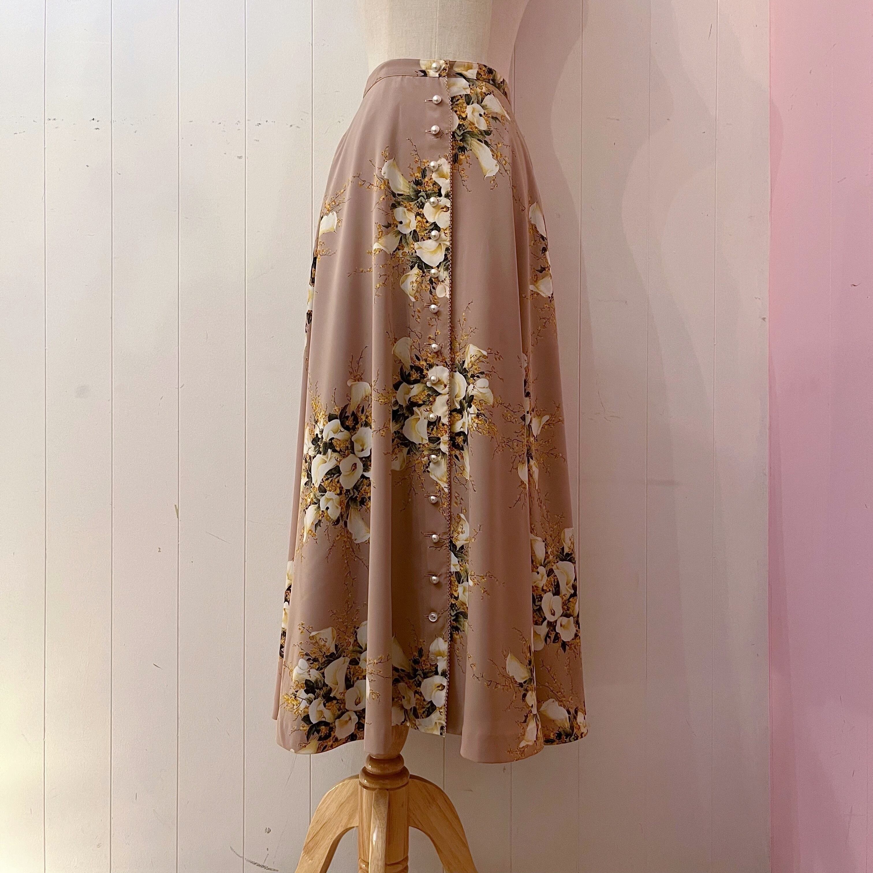 INGEBORG / flower pearl button flare skirt