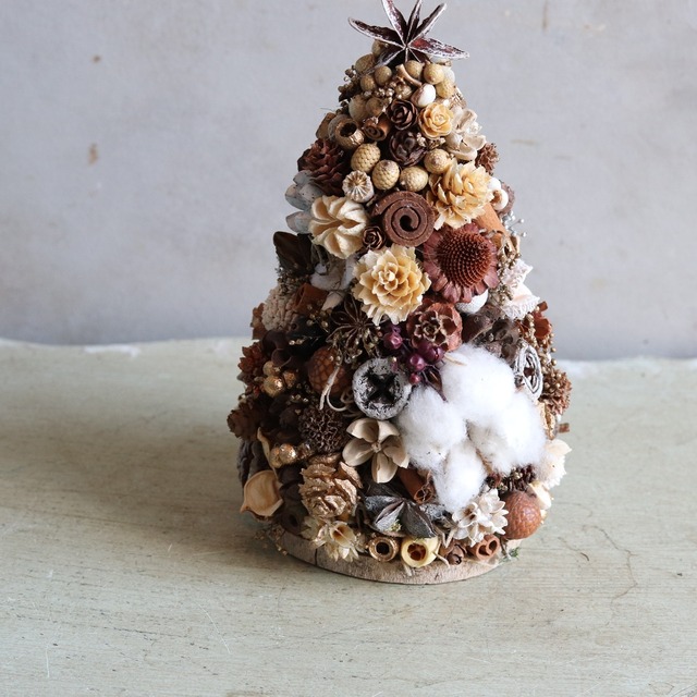 クリスマスツリー　木の実　ナチュラル　通年飾れる　プレゼント
