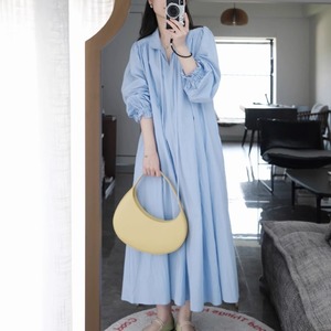 レディース ワンピース シャツ ブラウス シャツワンピース シャツワンピ ロング 長袖 ボリューム袖 パフスリーブ 袖口ゴム 襟付き スキッパー ワイド フレア Aライン オーバーサイズ コンサバ 薄手 大人可愛い シンプル カジュアル おしゃれ レトロ こなれ感 ラフ ルーズ 抜け感 キュート ラグジュアリー ナチュラル フェミニン 大人女子 控えめ リラックス 無地 春 秋 お出かけ アウトドア 公園 ショッピング カフェ 楽ちん 体型カバー 普段使い 着回し 清楚 S M L XL ゆったり 水色