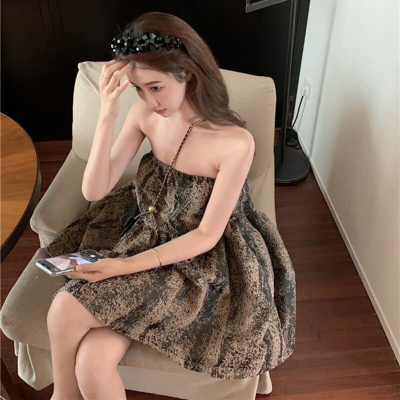 セクシーなワンワードショルダーバッグヒップドレス女性夏ウエストウエスト気質薄いミニスカート2020新しいふわふわスカート ブラックストロベリース39007149570