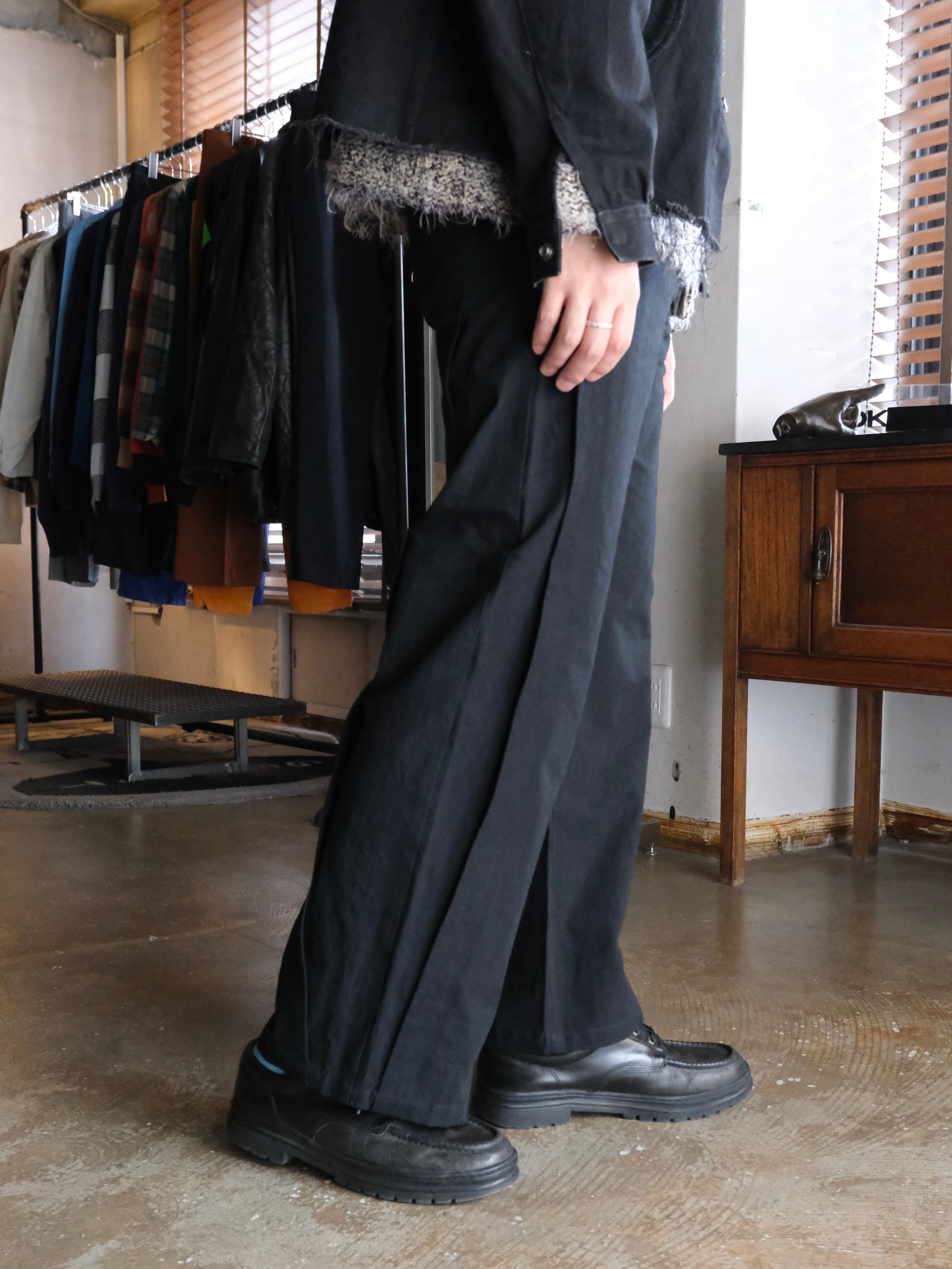 STEAF】 WAVE TUCK PANTS | THE OUR