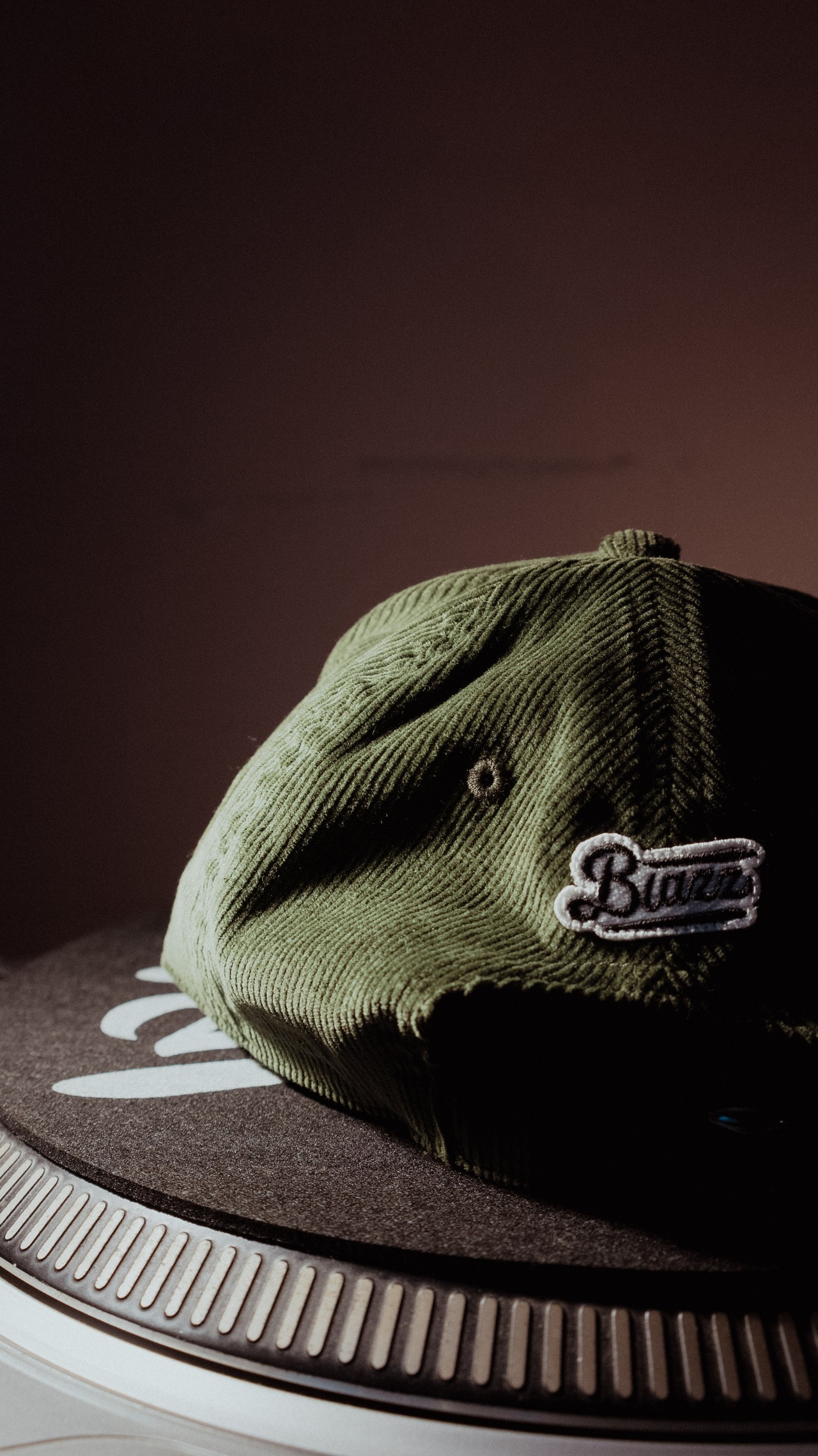 SMOKE ISLAND Corduroy Cap [OLIVE]