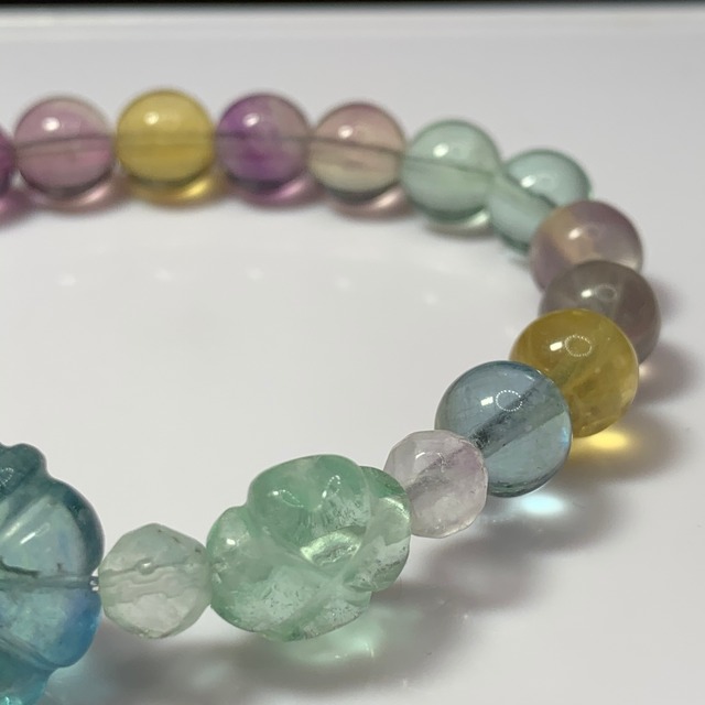 D4.クローバーフローライトデザインブレスレット