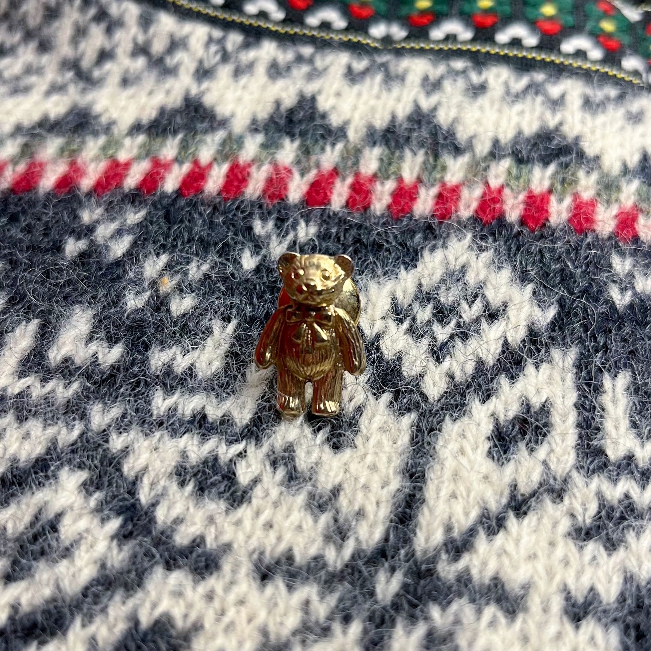 gold bear mini pin badge