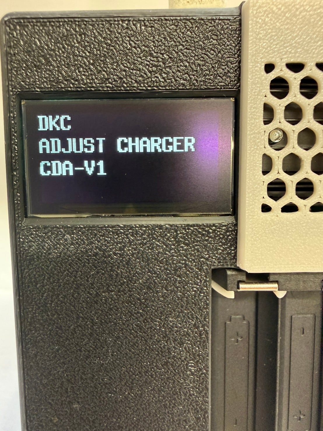 R.E.M.S USBで使える簡単電圧調整チャージャー　ミニ四駆　DKC R.E.M.S USBで使える簡単電圧調整チャージャー | DKCIRCUIT