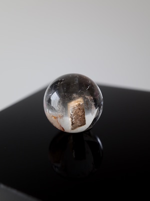 Sphere Calcite in Quartz