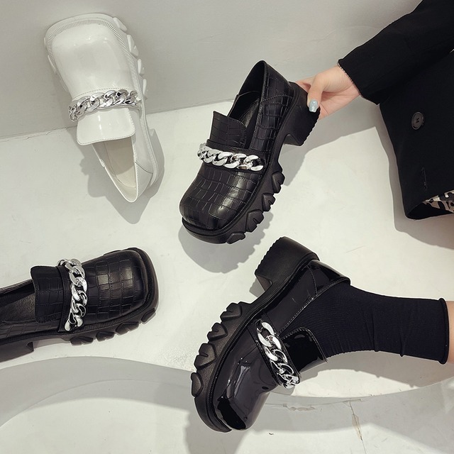 シングルオータムチェーン レッドスタンダードレザー 靴 シューズ レトロ 秋物 部族の婦人靴74509050702